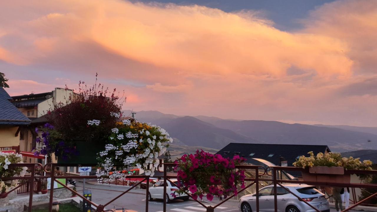 Apt Cosy, 4 Pers, Plein Centre Ville, Parking Offert Font-Romeu-Odeillo-Via Exterior foto